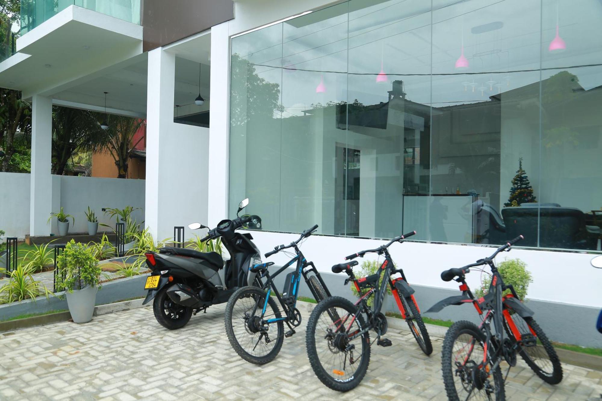 Mzion Hotel Weligama Bagian luar foto