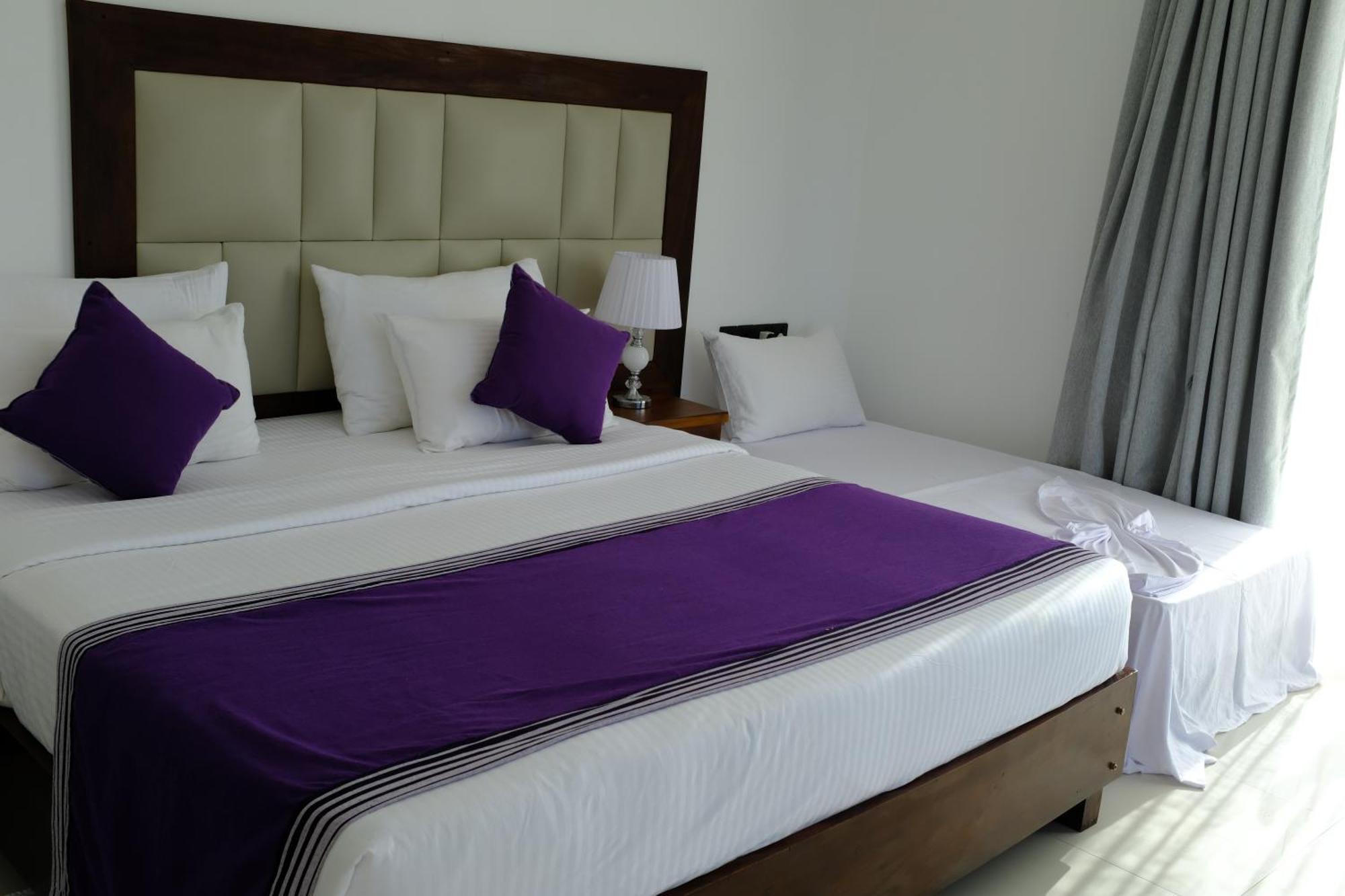 Mzion Hotel Weligama Bagian luar foto